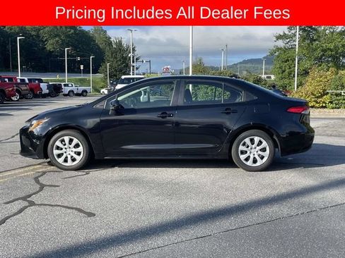 Used 2024 Toyota Corolla LE FWD image 2