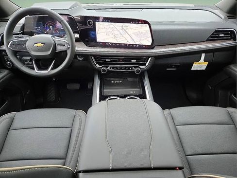 New 2026 Chevrolet Suburban Premier AWD/4WD image 15