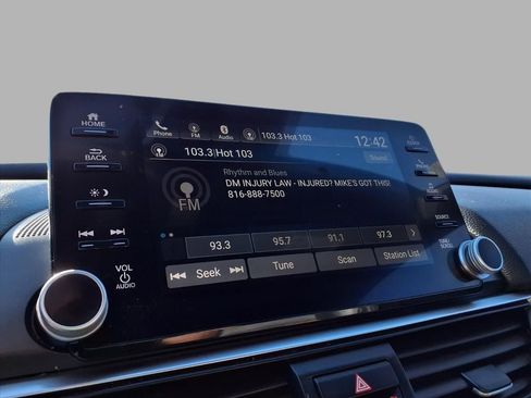 Used 2019 Honda Accord Sport image 4