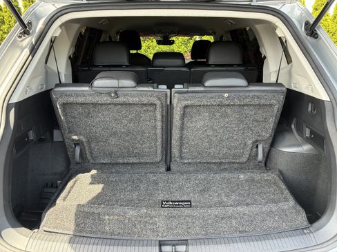 Used 2023 Volkswagen Tiguan SE FWD image 11