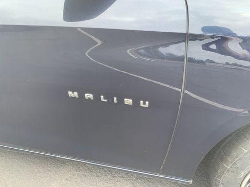 Used 2017 Chevrolet Malibu LT w/ True North Edition FWD image 6