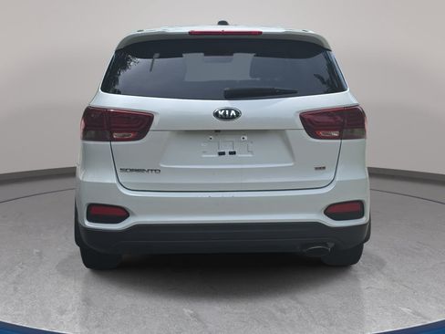 Used 2019 Kia Sorento FWD image 6