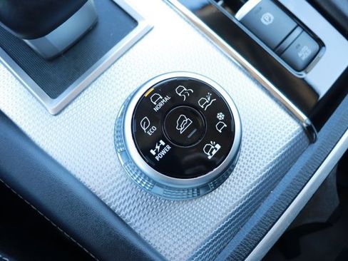 Used 2024 Mitsubishi Outlander 4WD Plug-In Hybrid image 20