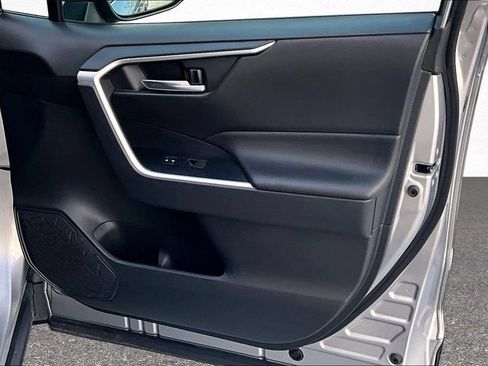 Certified 2021 Toyota RAV4 XLE AWD/4WD image 31