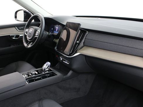 Certified 2025 Volvo XC90 B6 Plus image 26