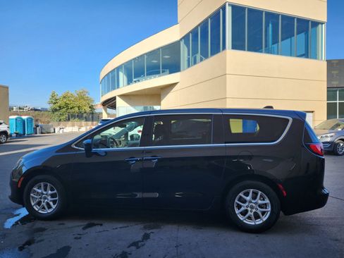 Used 2023 Chrysler Voyager LX FWD image 29
