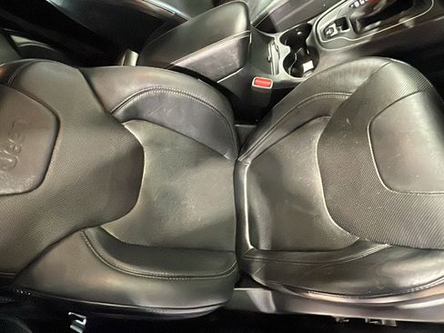 Used 2021 Jeep Cherokee Latitude Lux w/ Mopar Interior Package image 20