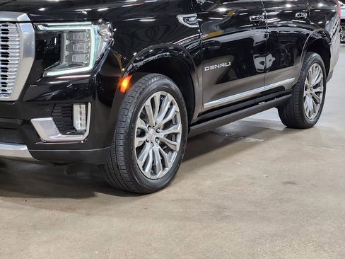 Used 2022 GMC Yukon Denali w/ Denali Premium Package AWD/4WD image 17