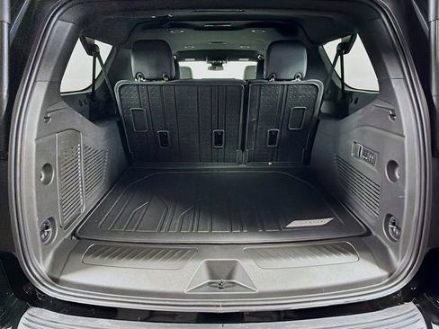 New 2026 Chevrolet Suburban LT image 27