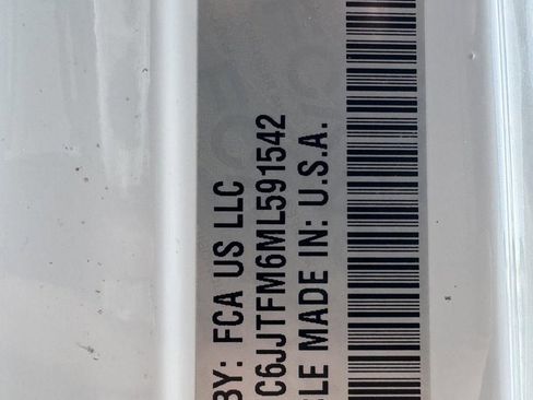 Used 2021 Jeep Gladiator Overland image 33