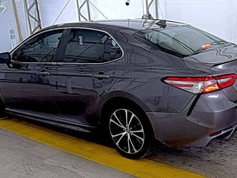 Used 2019 Toyota Camry SE FWD image 6