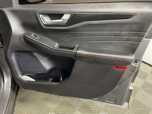 Used 2022 Ford Escape SEL w/ SEL Stealth AWD Package image 9