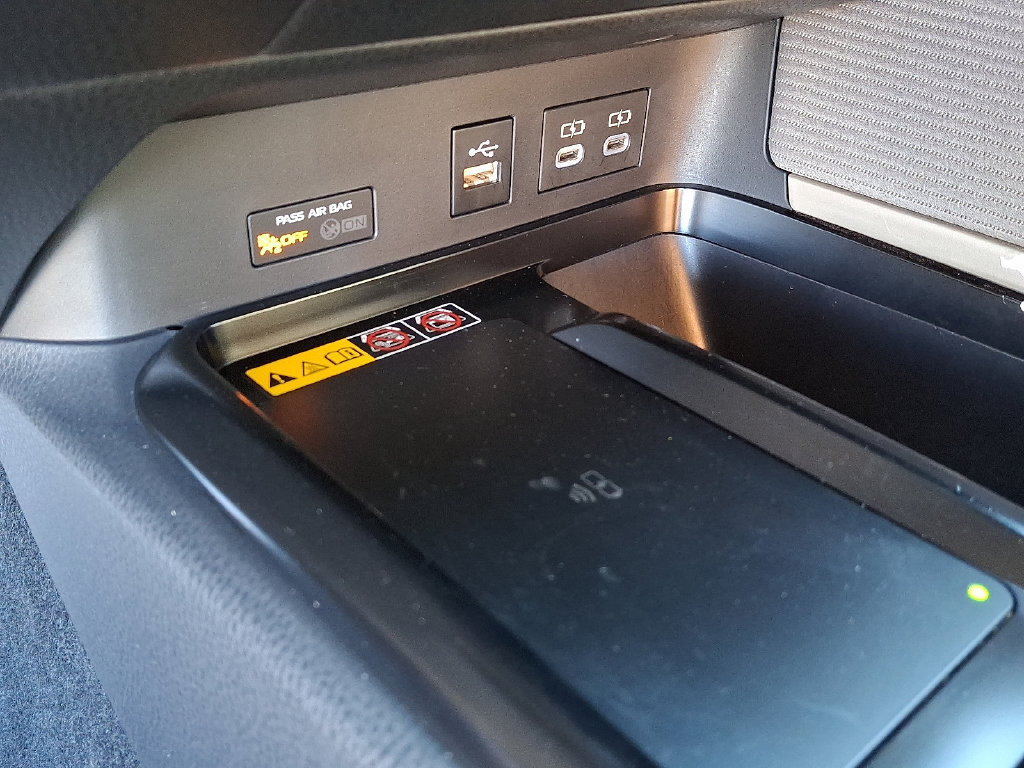 Used 2025 Toyota Camry SE FWD image 24