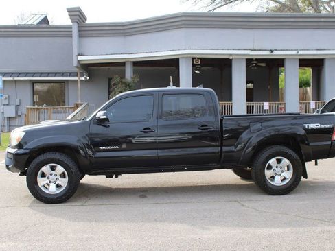 Used 2015 Toyota Tacoma TRD Pro w/ TRD Sport Package image 4