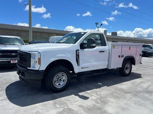 New 2026 Ford F250 XL w/ FX4 Off-Road Package AWD/4WD image 3