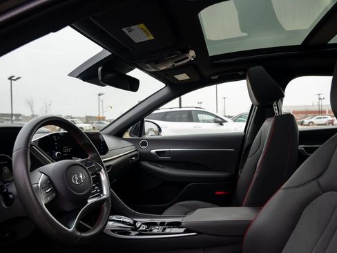 Used 2022 Hyundai Sonata SEL Plus w/ Preferred Accessory Package image 19