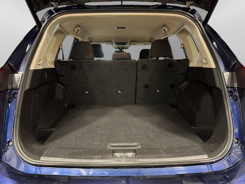 Used 2025 Nissan Rogue SV image 41