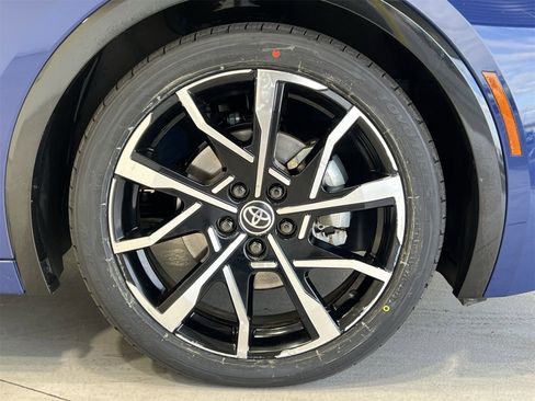 Used 2023 Toyota Prius Prime Premium image 10