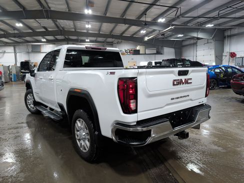 Used 2023 GMC Sierra 2500 SLE w/ Gooseneck/5TH Wheel Package image 4