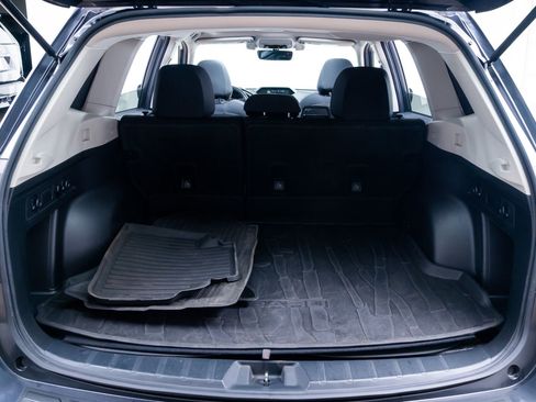 Used 2019 Subaru Forester Premium AWD/4WD image 8