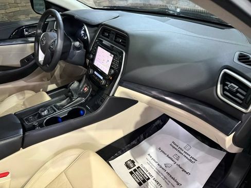 Used 2022 Nissan Maxima Platinum w/ Sport Mat Group FWD image 24