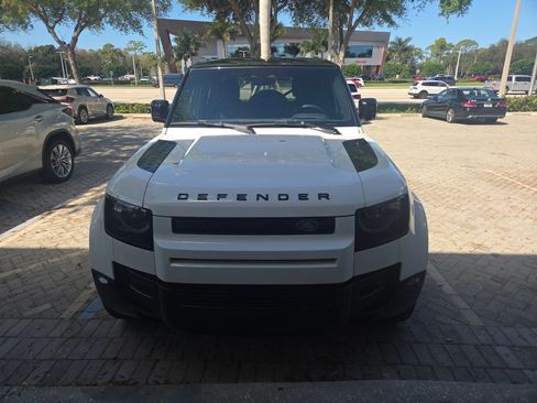 Used 2024 Land Rover Defender 110 X-Dynamic SE image 46