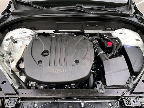 Certified 2023 Volvo XC60 B5 Ultimate image 30