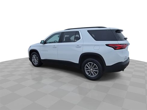 Certified 2022 Chevrolet Traverse LT image 6