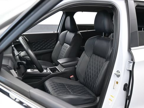 Used 2024 Mitsubishi Outlander SEL FWD image 10
