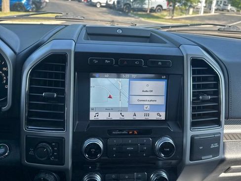 Used 2018 Ford F150 Lariat w/ Equipment Group 502A Luxury AWD/4WD image 17