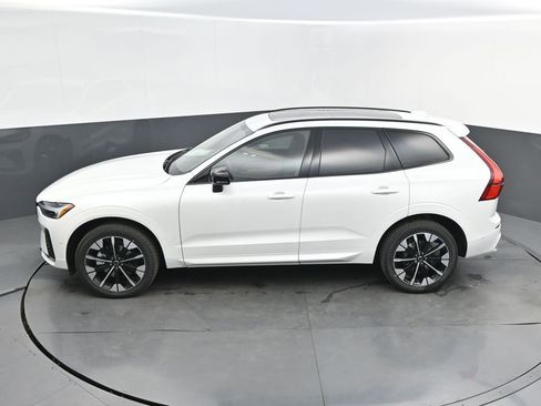 New 2026 Volvo XC60 B5 Plus w/ Protection Package Premier AWD/4WD image 23