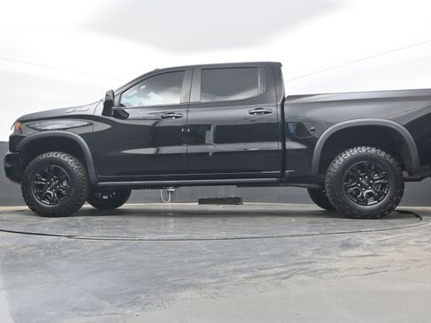 Used 2022 Chevrolet Silverado 1500 ZR2 w/ Technology Package image 26
