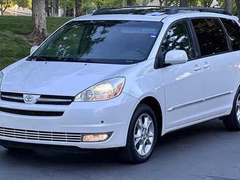 Used 2004 Toyota Sienna XLE FWD image 1