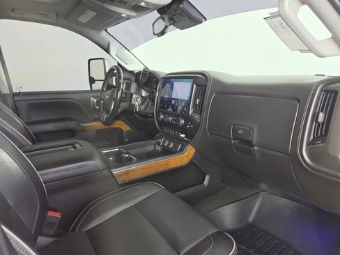 Used 2018 Chevrolet Silverado 2500 High Country AWD/4WD image 39