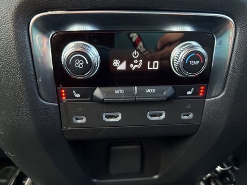 Used 2023 GMC Yukon XL Denali w/ Advanced Technology Package AWD/4WD image 45