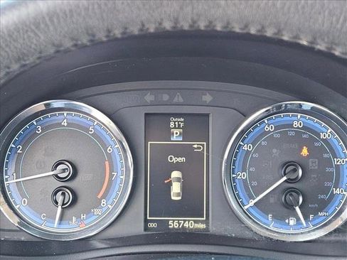 Used 2017 Toyota Corolla SE image 9