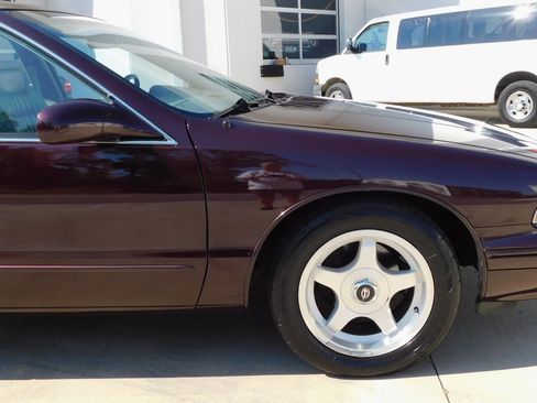 Used 1996 Chevrolet Impala SS RWD image 33
