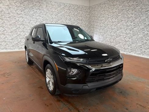 Used 2021 Chevrolet TrailBlazer LS FWD image 1