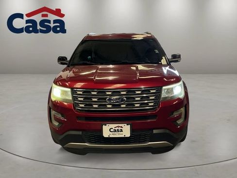 Used 2017 Ford Explorer XLT w/ Equipment Group 202A FWD image 2