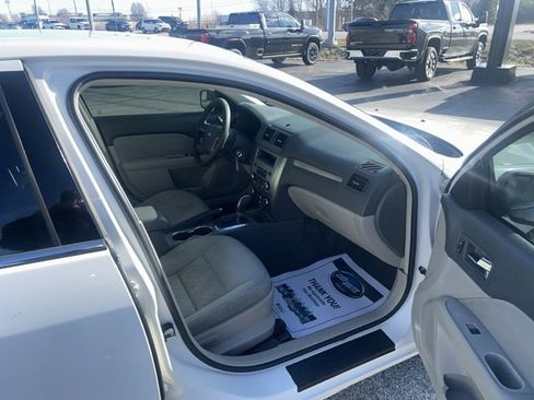 Used 2010 Ford Fusion SE image 25