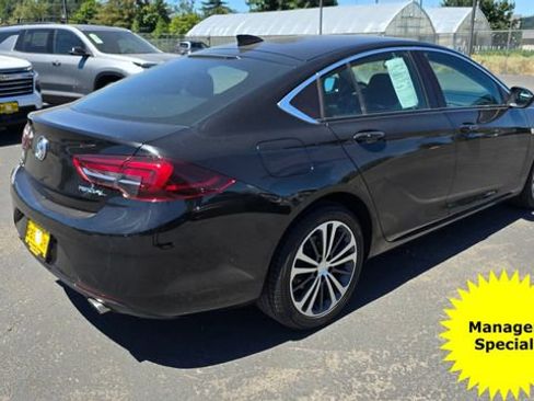 Used 2018 Buick Regal Essence image 4