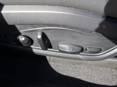 Used 2020 Porsche Taycan Turbo image 36