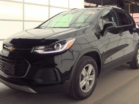 Used 2022 Chevrolet Trax LT w/ Driver Confidence Package AWD/4WD image 1