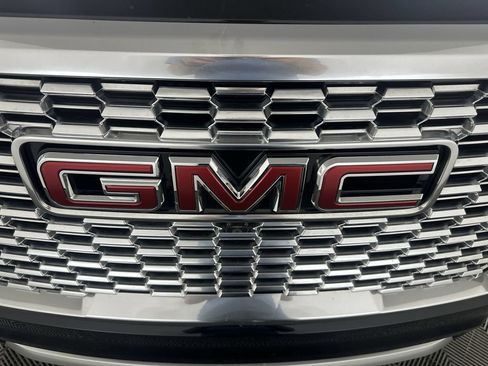 Used 2021 GMC Yukon Denali w/ Denali Premium Package AWD/4WD image 34