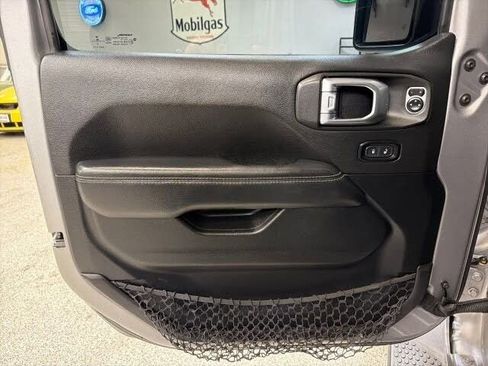 Used 2020 Jeep Wrangler Unlimited Sahara AWD/4WD image 22