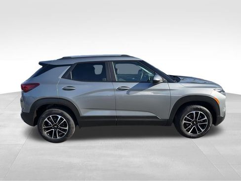 Used 2025 Chevrolet TrailBlazer LT image 5