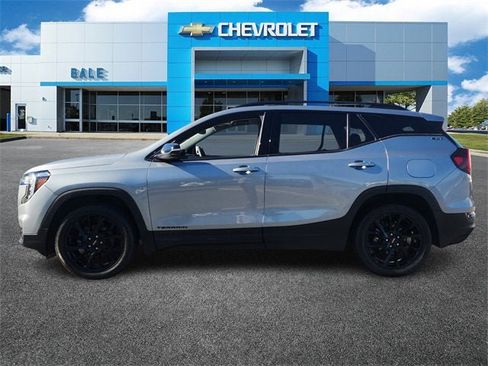 Used 2023 GMC Terrain SLT w/ Elevation Edition image 6