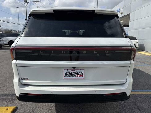 New 2026 Lincoln Navigator L Reserve image 4