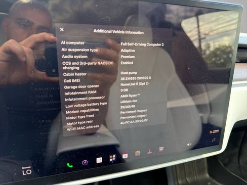 Used 2022 Tesla Model S AWD/4WD image 17