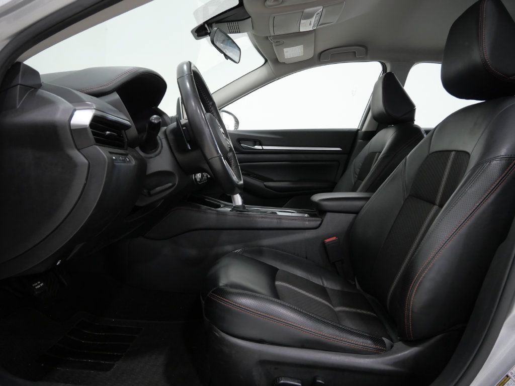 Used 2024 Nissan Altima 2.5 SR FWD image 12